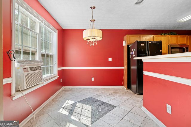 1543 Virgil Pond Lane, Loganville, GA 30052