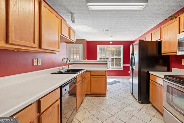 1543 Virgil Pond Lane, Loganville, GA 30052