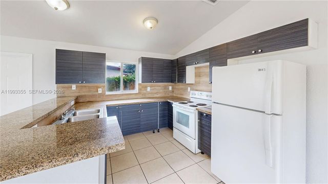 1616 NW 7th Pl, Florida City, FL 33034