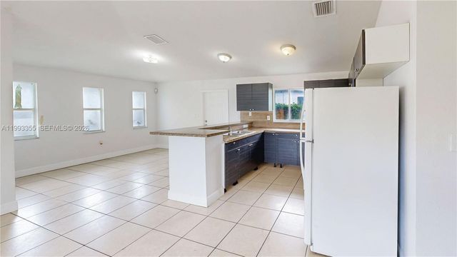 1616 NW 7th Pl, Florida City, FL 33034