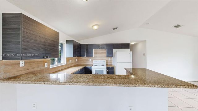 1616 NW 7th Pl, Florida City, FL 33034