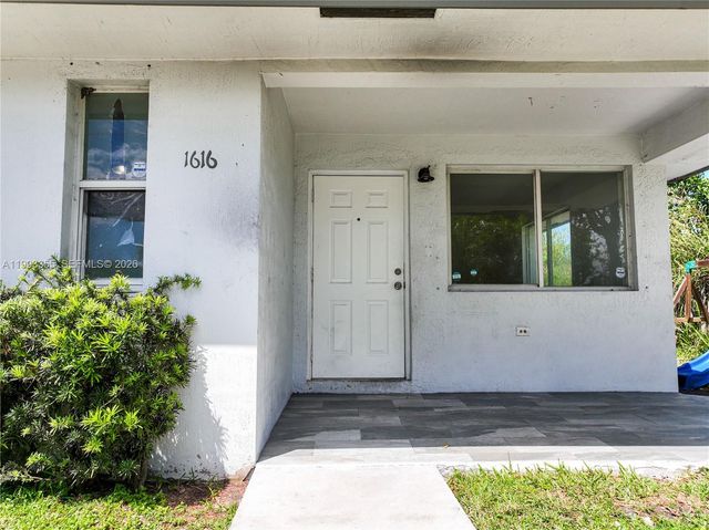 1616 NW 7th Pl, Florida City, FL 33034