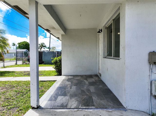 1616 NW 7th Pl, Florida City, FL 33034