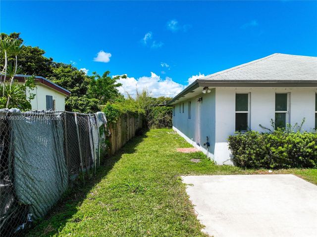 1616 NW 7th Pl, Florida City, FL 33034