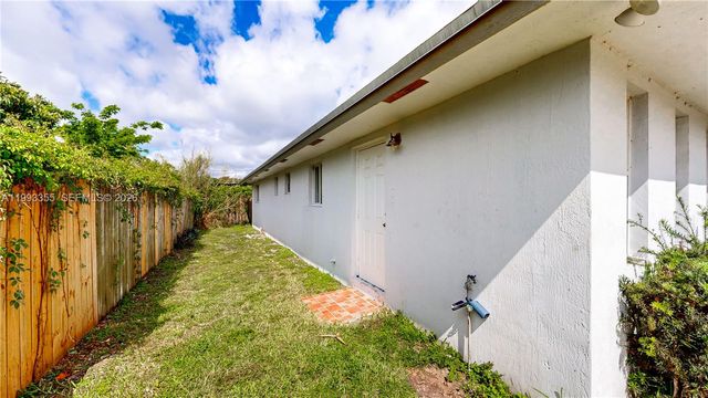 1616 NW 7th Pl, Florida City, FL 33034