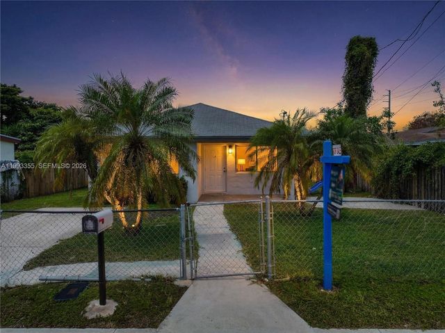 1616 NW 7th Pl, Florida City, FL 33034