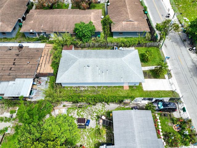 1616 NW 7th Pl, Florida City, FL 33034