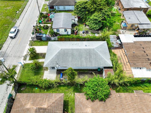 1616 NW 7th Pl, Florida City, FL 33034