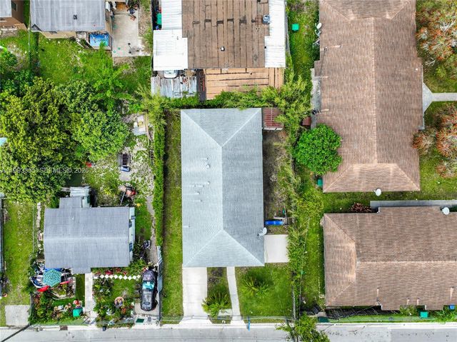 1616 NW 7th Pl, Florida City, FL 33034