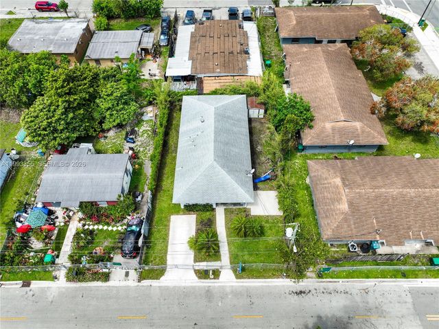1616 NW 7th Pl, Florida City, FL 33034