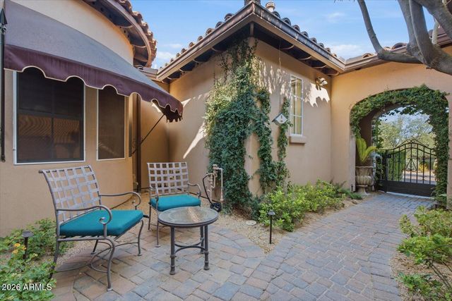 8932 E MOUNTAIN SPRING Road, Scottsdale, AZ 85255