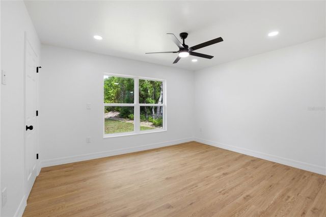 124 GUAVA TERRACE, Ocklawaha, FL 32179