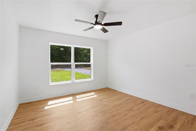 124 GUAVA TERRACE, Ocklawaha, FL 32179