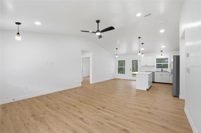 124 GUAVA TERRACE, Ocklawaha, FL 32179