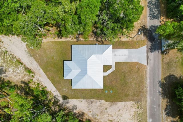 124 GUAVA TERRACE, Ocklawaha, FL 32179