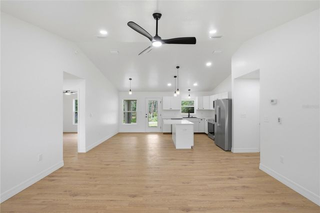 124 GUAVA TERRACE, Ocklawaha, FL 32179