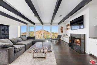 2235 Gloaming Way, Beverly Hills, CA 90210