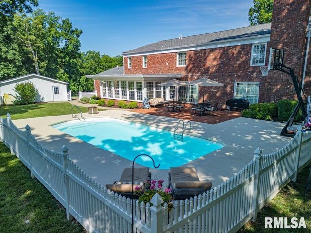 616 SEVILLE Drive, Mt Vernon, IL 62864