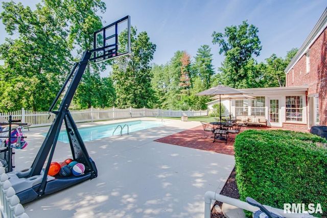 616 SEVILLE Drive, Mt Vernon, IL 62864