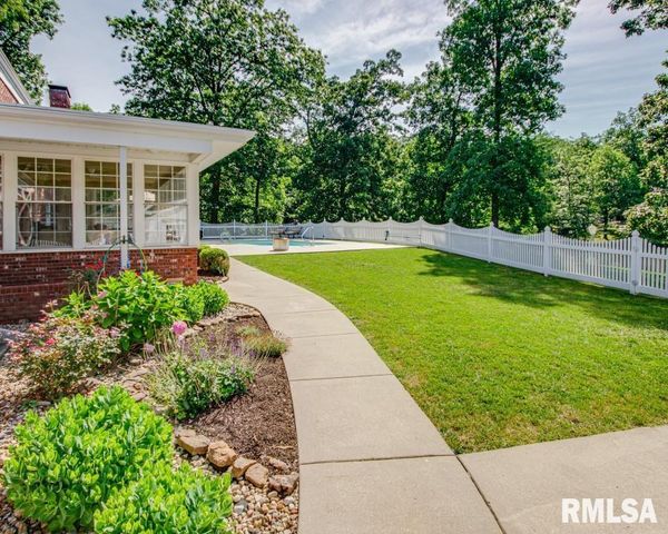 616 SEVILLE Drive, Mt Vernon, IL 62864