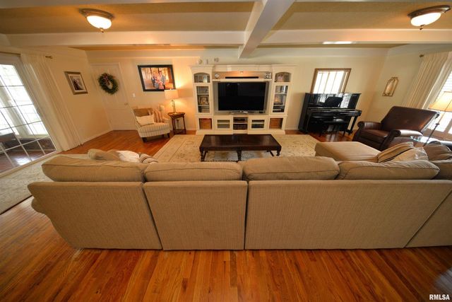 616 SEVILLE Drive, Mt Vernon, IL 62864