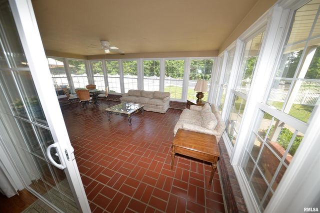 616 SEVILLE Drive, Mt Vernon, IL 62864