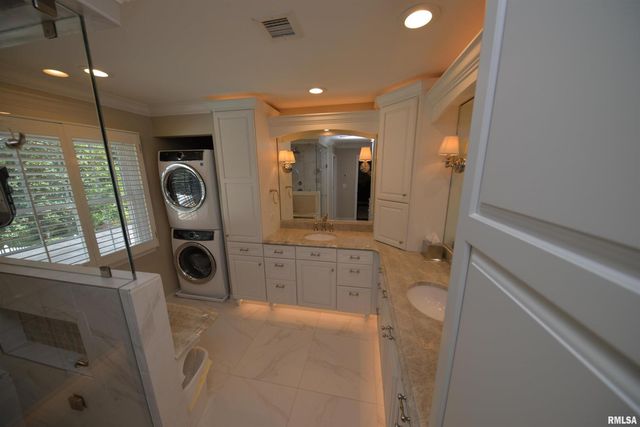 616 SEVILLE Drive, Mt Vernon, IL 62864