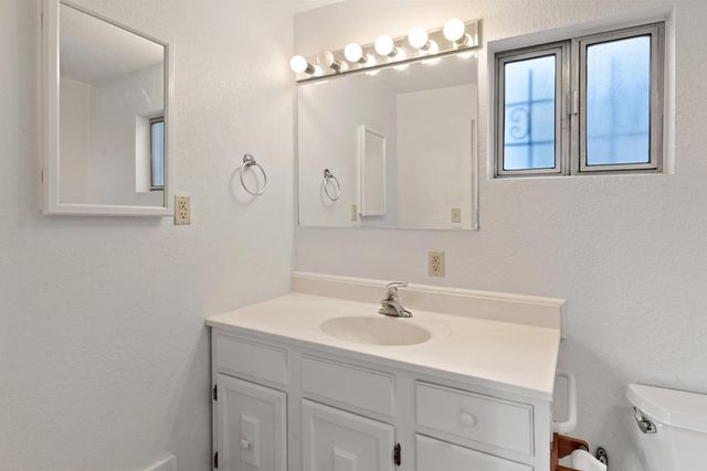 401 SW J Street, Grants Pass, OR 97526