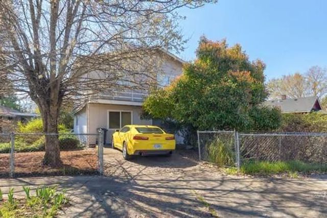 401 SW J Street, Grants Pass, OR 97526