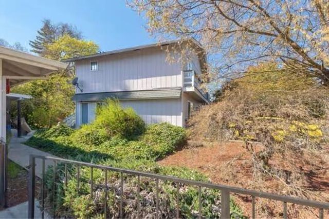 401 SW J Street, Grants Pass, OR 97526