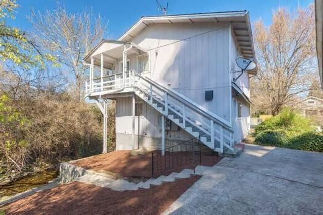 401 SW J Street, Grants Pass, OR 97526