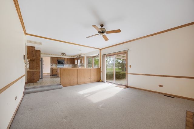 1274 Biscayne Drive, Elk Grove Village, IL 60007