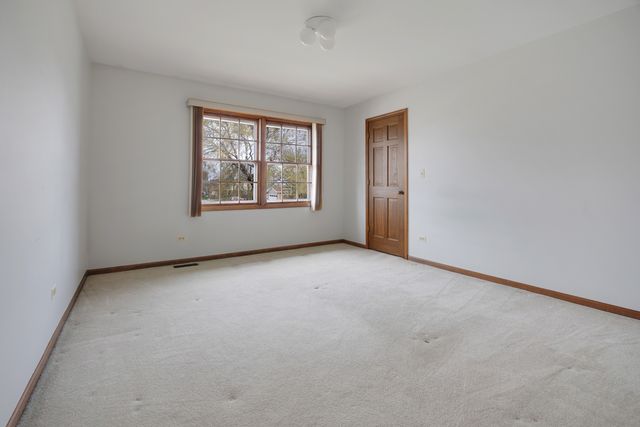 1274 Biscayne Drive, Elk Grove Village, IL 60007