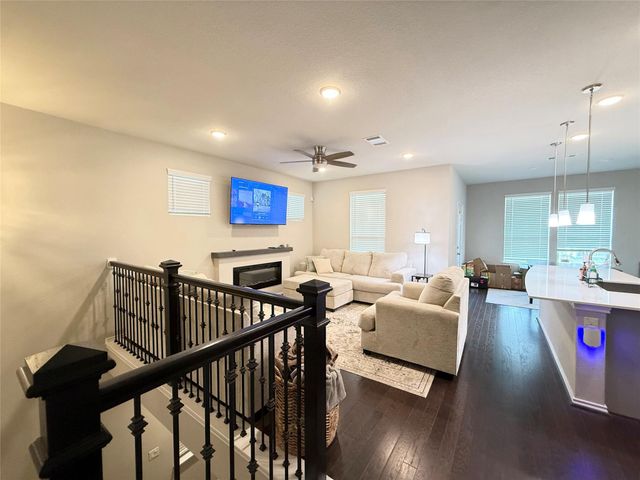 10947 Cannes Memorial Drive, Houston, TX 77043