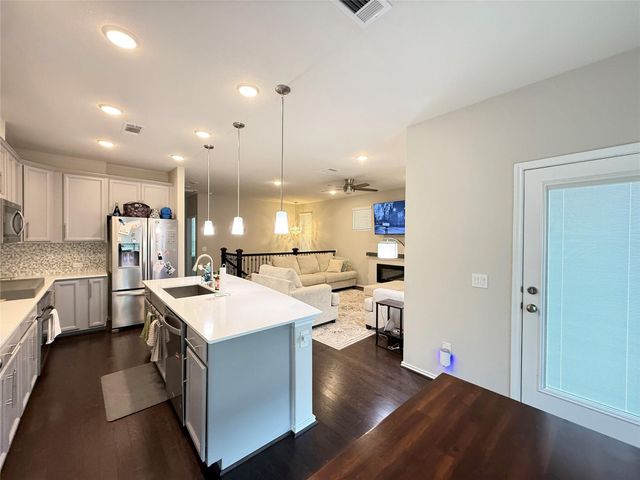 10947 Cannes Memorial Drive, Houston, TX 77043