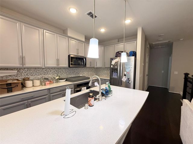 10947 Cannes Memorial Drive, Houston, TX 77043