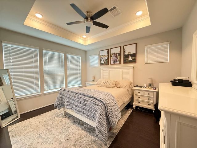 10947 Cannes Memorial Drive, Houston, TX 77043