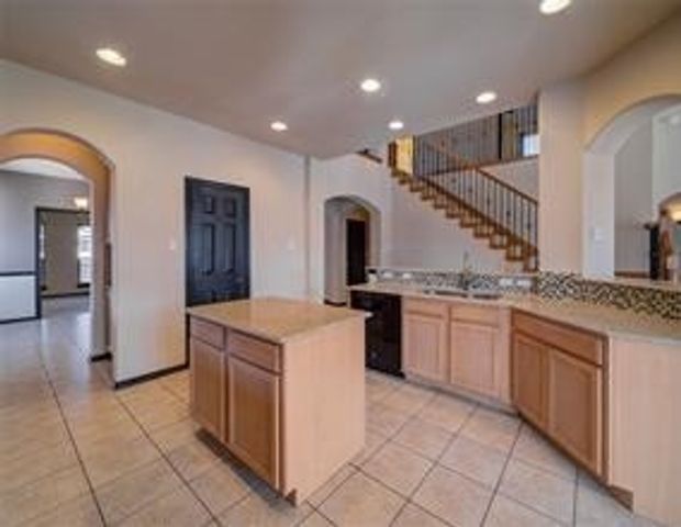 9336 Tierra Verde Drive, Fort Worth, TX 76177