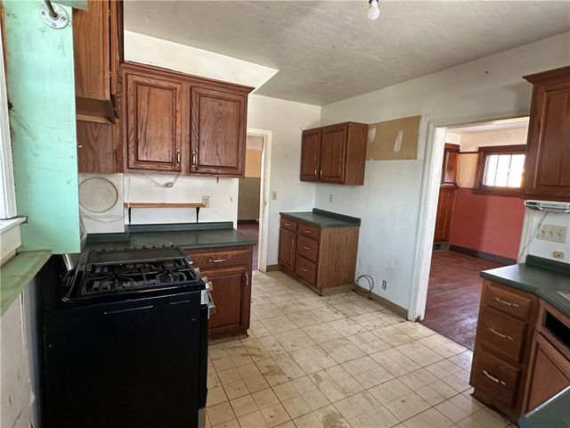 3733 Superior St, Munhall, PA 15120