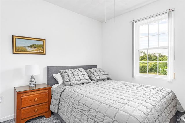 39 President Drive, Narragansett, RI 02882