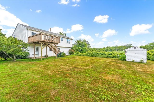 39 President Drive, Narragansett, RI 02882
