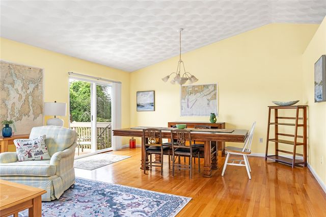 39 President Drive, Narragansett, RI 02882