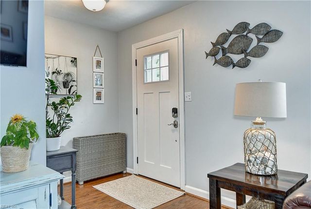 901 Lela LN, Chesapeake, VA 23322