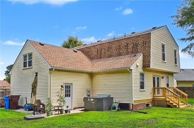 901 Lela LN, Chesapeake, VA 23322