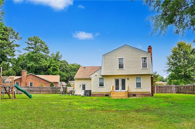 901 Lela LN, Chesapeake, VA 23322