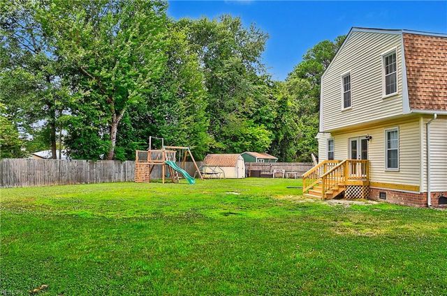 901 Lela LN, Chesapeake, VA 23322