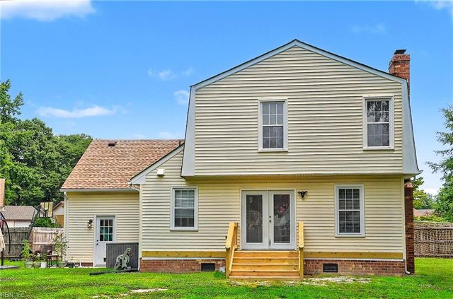 901 Lela LN, Chesapeake, VA 23322