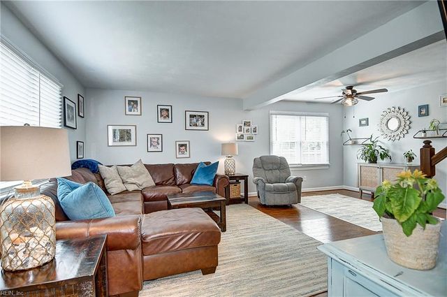 901 Lela LN, Chesapeake, VA 23322