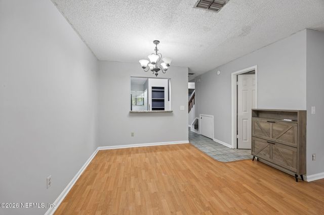 3801 CROWN POINT Road 1183, Jacksonville, FL 32257