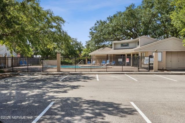 3801 CROWN POINT Road 1183, Jacksonville, FL 32257